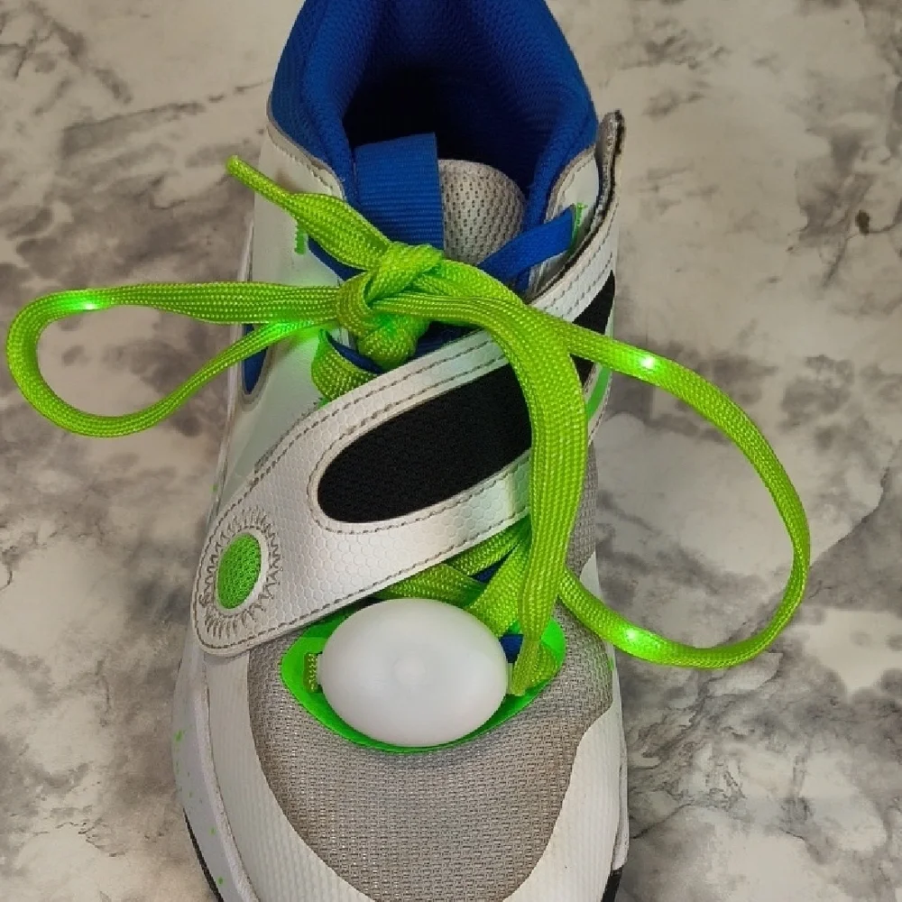 Nike Team Hustle D11 GS 'Green Strike Racer Blue' basketball shoe Size 4Y